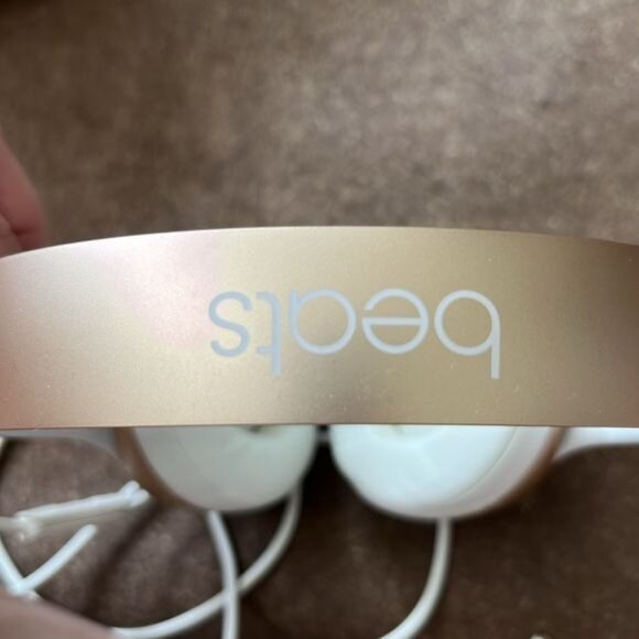 Beats by Dr. Dre Studio 2 Wireless Over Ear Headphones - Picture 9 of 12